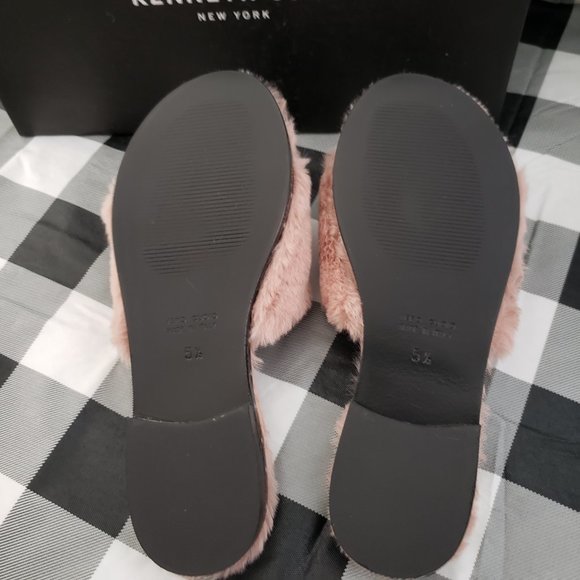 Kenneth Cole Women's Peggy Fuzzy Slippers - Picture 8 of 10